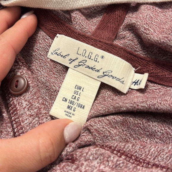 Burgundy L hoodie - Picture 3 of 3